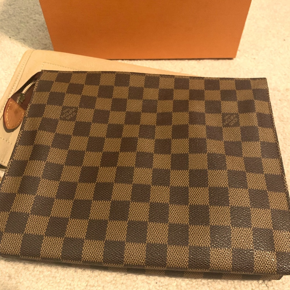 Louis Vuitton Toiletry 26 damier ebene